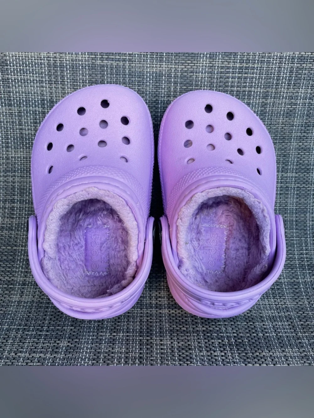 CROCS Kids Fuzzy-Lined Classic Clogs Bundle Lavender / Taupe Infant size 4